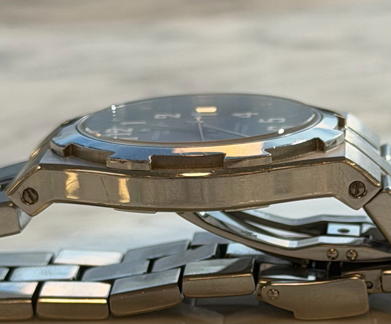 Vacheron Constantin - Pre-owned Stainless Steel Overseas 37mm Black Dial 42042