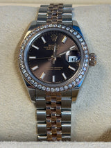 Rolex - Pre-owned Two Tone Rose Gold Lady-Datejust 28mm Chocolate Index Dial Diamond Bezel Jubilee Bracelet 279381RBR