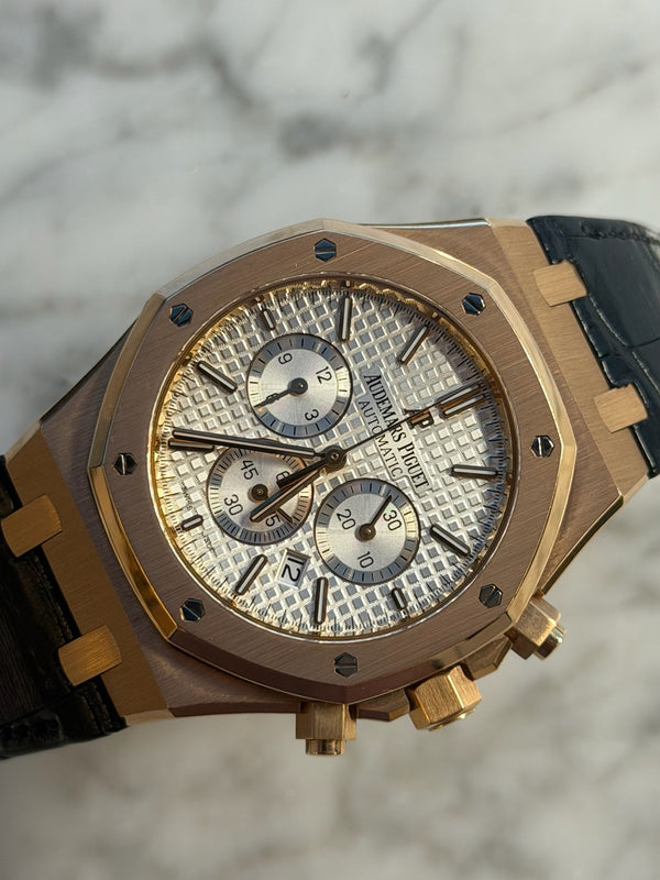 Audemars Piguet - Pre-owned Royal Oak Chronograph Silver Dial 26320OR