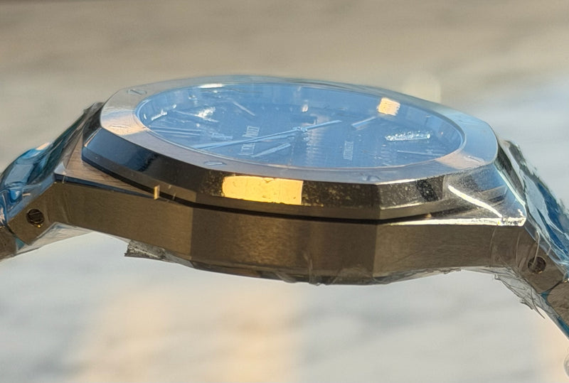 Audemars Piguet - Unworn Royal Oak Selfwinding Black Dial 15400ST