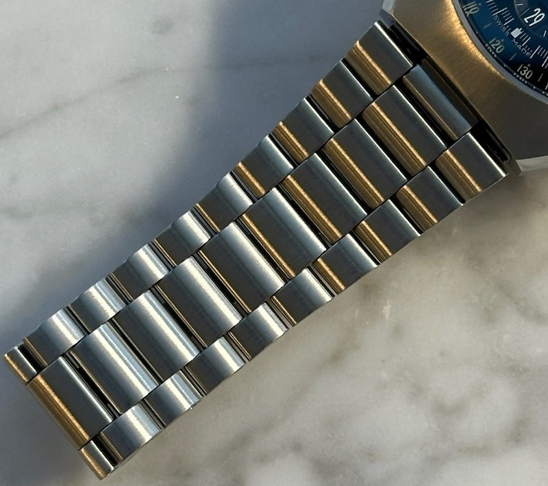 Omega - Pre-owned Speedmaster Mark II 327.10.43.50.01.001