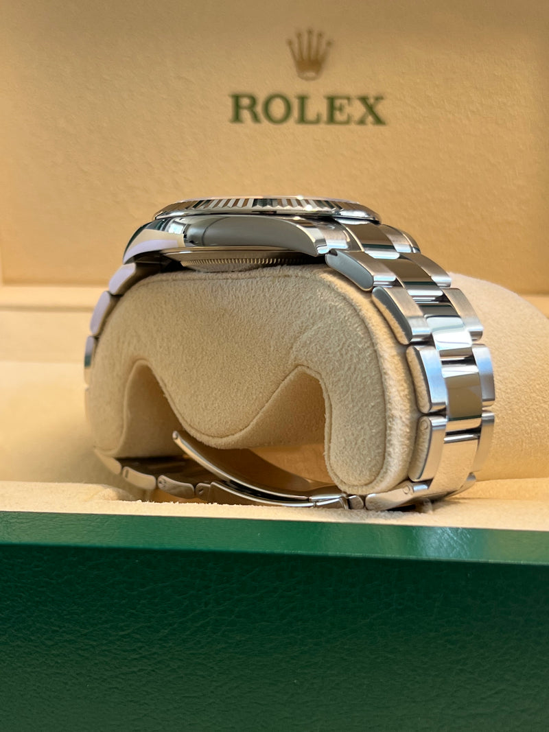 Rolex - Pre-owned Datejust 41mm White Roman Dial Oyster Bracelet 126334