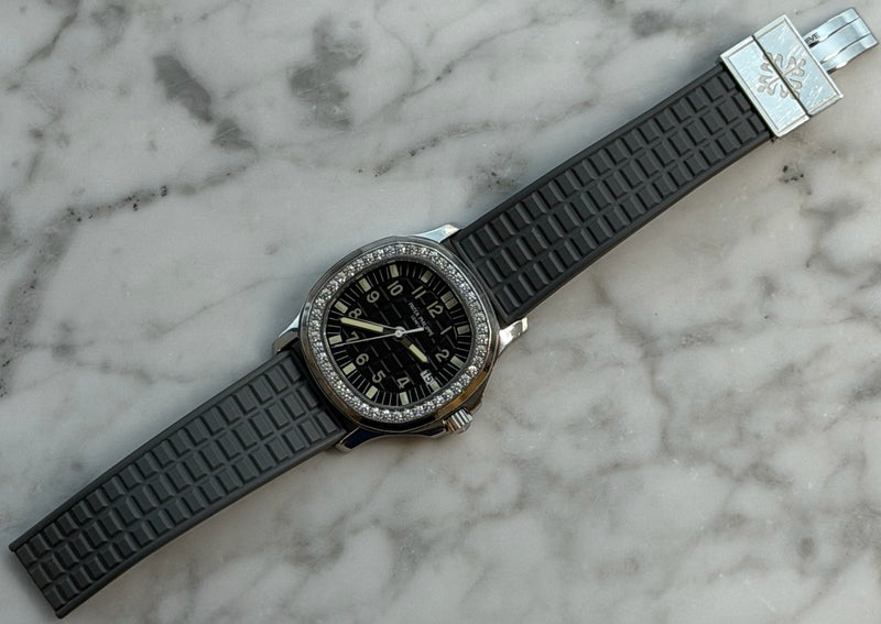 Patek Philippe - Pre-owned Aquanaut Black Dial Diamond Bezel 5067A